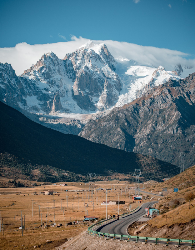 Dege Travel Guide and Tours