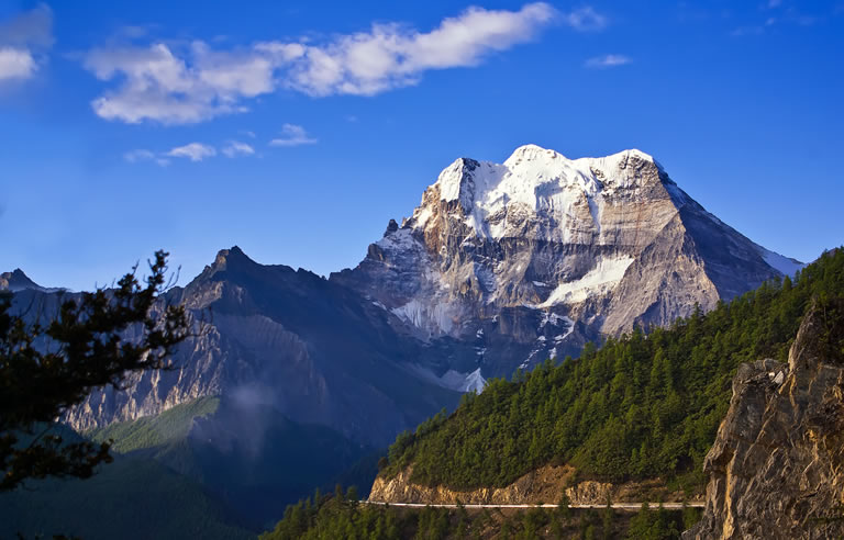 Daocheng Yading Tour by Flight – 4 Days